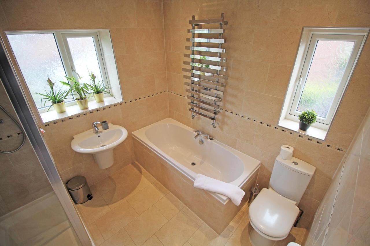 Queens Road - Luxury Spacious Home In Chester Christleton 외부 사진