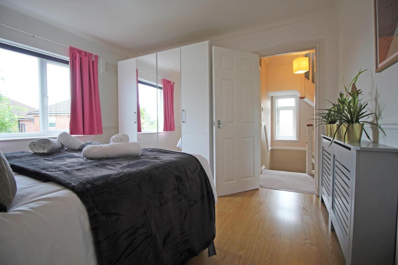Queens Road - Luxury Spacious Home In Chester Christleton 외부 사진